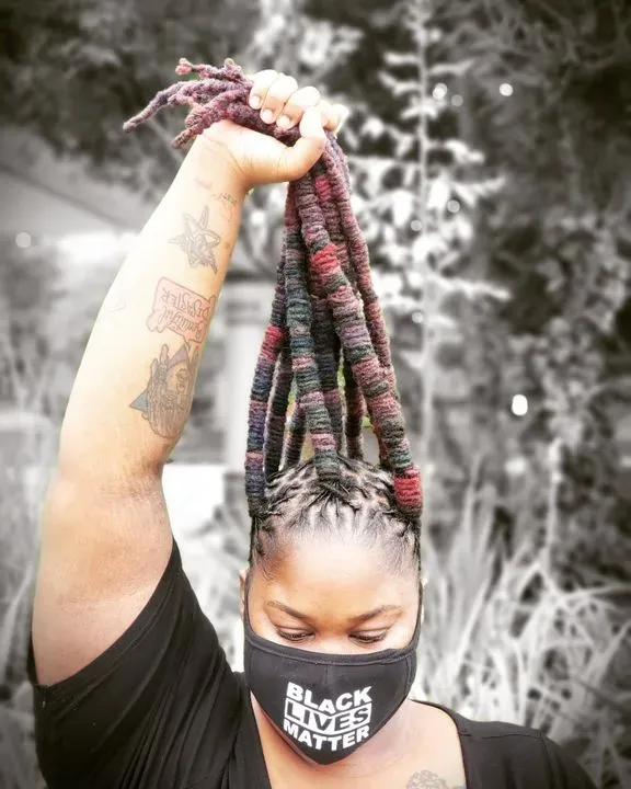 https://cdn.salonspotlight.com/photos/XUyH6i6xk9RHJZKANjvU/76efe3e0-2697-419e-b7cd-0d260ce69f39_720x720