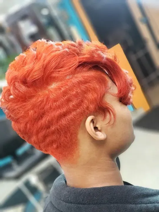 https://cdn.salonspotlight.com/photos/XUyH6i6xk9RHJZKANjvU/961c71cf-c4ff-4b87-85cb-7eea9c229d65_720x720