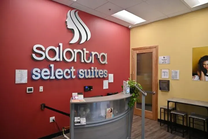 https://cdn.salonspotlight.com/photos/XWxaoDMWDZ2Os7mDXYkY/b8f0c537-74fe-4448-aa2f-8be8b30af380_720x720