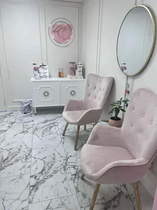 https://cdn.salonspotlight.com/photos/XYJngMf0VFDTMgrgwoAC/021a6628-0fd2-40eb-be44-59822e9cf9a5_720x720