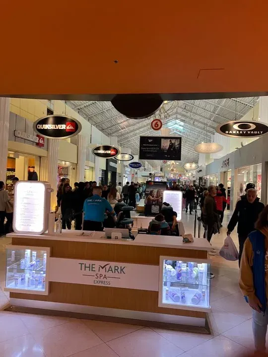 https://cdn.salonspotlight.com/photos/XZZh3lgoXyjWU47g5AGc/c07ef792-a332-4c3c-a077-8742ec038e82_720x720