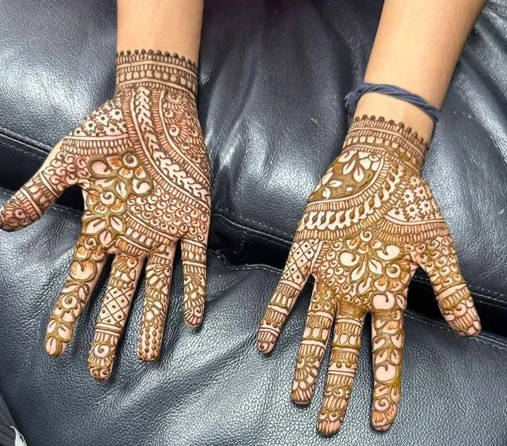 https://cdn.salonspotlight.com/photos/Xa8nlIriBlFSAJ0aQc7q/f505233c-2005-4021-ab57-9e6684321c05_720x720