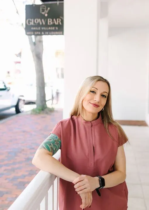 https://cdn.salonspotlight.com/photos/XazmynQJUgLdgLhg3VmJ/f3a0ba4c-719e-461e-ba8b-22d427915ff6_720x720