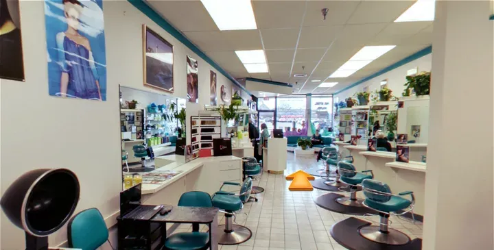 https://cdn.salonspotlight.com/photos/Xh3w54kGmmtlC0A1kOBb/5c59b7b0-7e1e-429d-8ef2-26da3d99e672_720x720