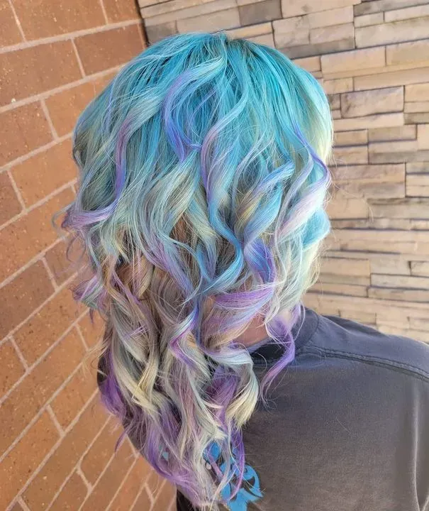 https://cdn.salonspotlight.com/photos/XjLdpidJ6iC3VCr6nT5L/3d383e46-fb05-41c4-96ac-fbc7f5e73f3c_720x720