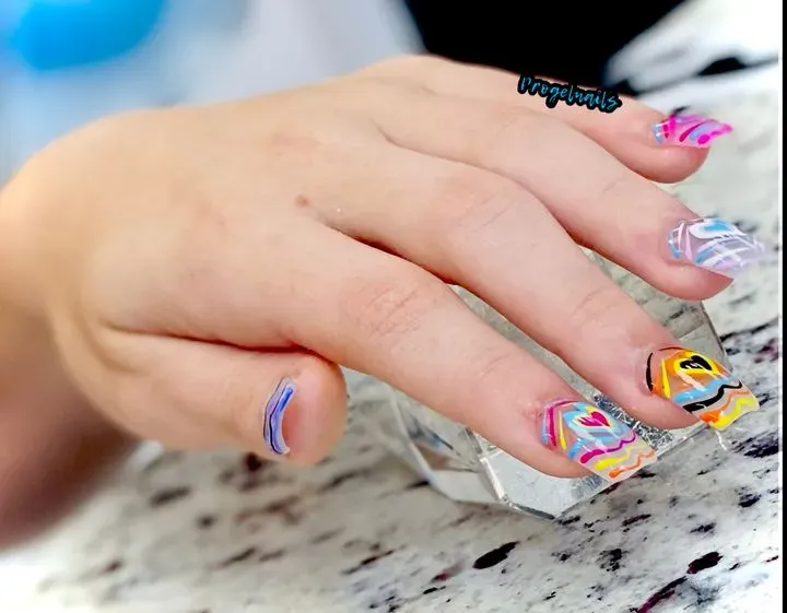 https://cdn.salonspotlight.com/photos/XjN4toDzyEV9Jzx5Ti88/9df40f71-3c18-4463-b809-5867ea84cd7d_720x720