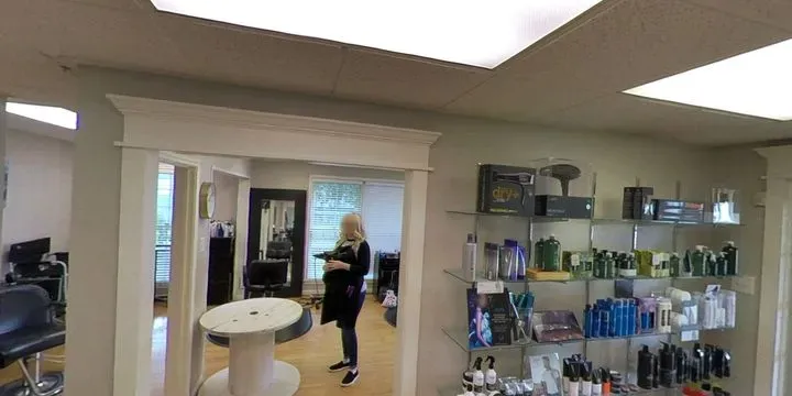 https://cdn.salonspotlight.com/photos/XmIXiwZj0Ib7hGC5yBIb/4c6a256a-275f-4807-bd61-a400b0784499_720x720