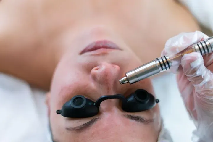 https://cdn.salonspotlight.com/photos/XoCSy6oiy83rAkmC43jD/a26c5ce2-1e94-49f3-b059-3c1da975c2ed_720x720