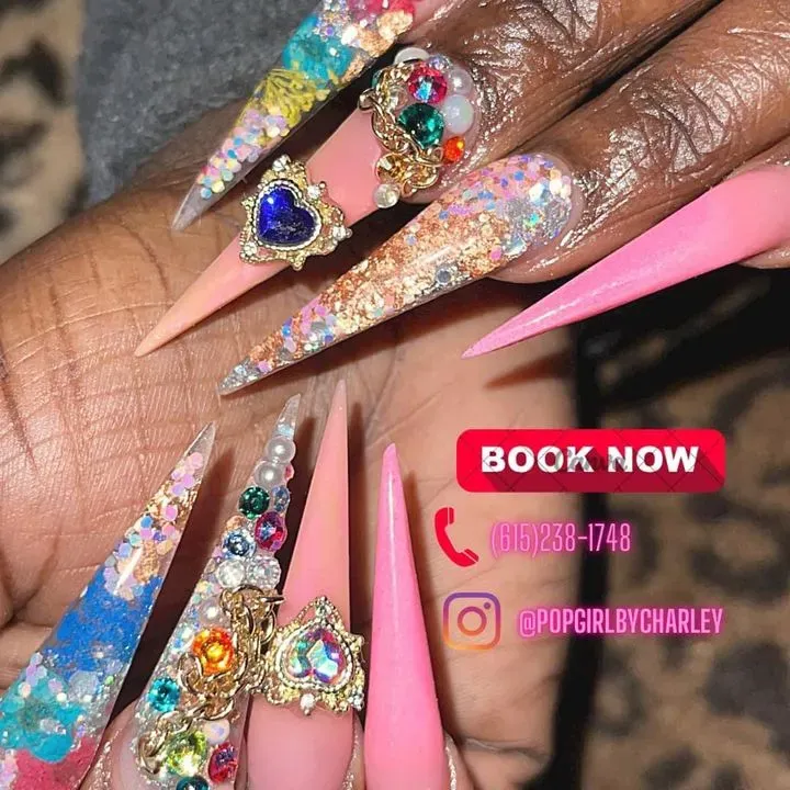 https://cdn.salonspotlight.com/photos/XplC5W25VgBLuvBQW4pq/447b9bc5-8750-4a3e-9bbe-839ec0cdff18_720x720