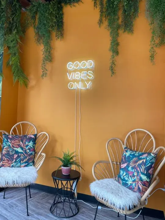 https://cdn.salonspotlight.com/photos/Xr1QfLNDBRxw7XlUcJ7O/cda67156-8d57-4ee6-987b-0b31bff8bc27_720x720