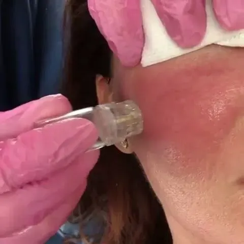 https://cdn.salonspotlight.com/photos/XrWIZiboLMClq7nNyd5d/2a37fe4a-041f-4e9e-85f8-bf101863a939_720x720