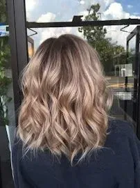 https://cdn.salonspotlight.com/photos/XsFMR0p8hkUC4FICWHEx/2ea21842-df1d-44c2-9ced-807da37519dd_720x720