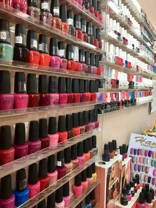 https://cdn.salonspotlight.com/photos/XsWEywLOt0N6aEONJDSL/3c22d919-daa3-4e37-a2b6-17915998c6a2_720x720