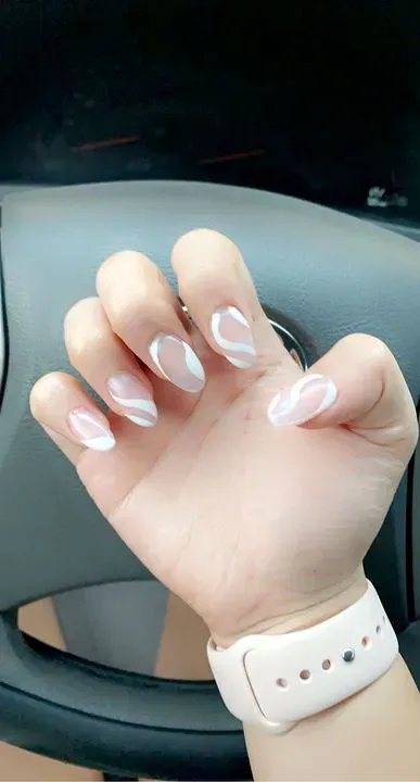 https://cdn.salonspotlight.com/photos/XsWEywLOt0N6aEONJDSL/ee5d4453-6518-4a71-aa9b-5116eeec52ce_720x720