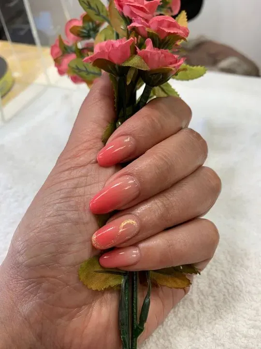 https://cdn.salonspotlight.com/photos/XuPwCThqTe0z20ix3cbl/1b636870-762d-44d5-84c2-6b8e47f7248f_720x720