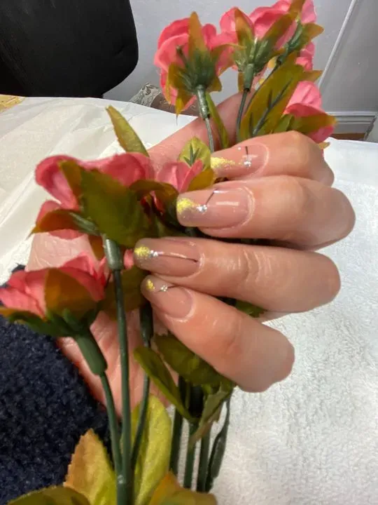 https://cdn.salonspotlight.com/photos/XuPwCThqTe0z20ix3cbl/e59cfc1d-c8ee-4347-8f92-46281c91a637_720x720
