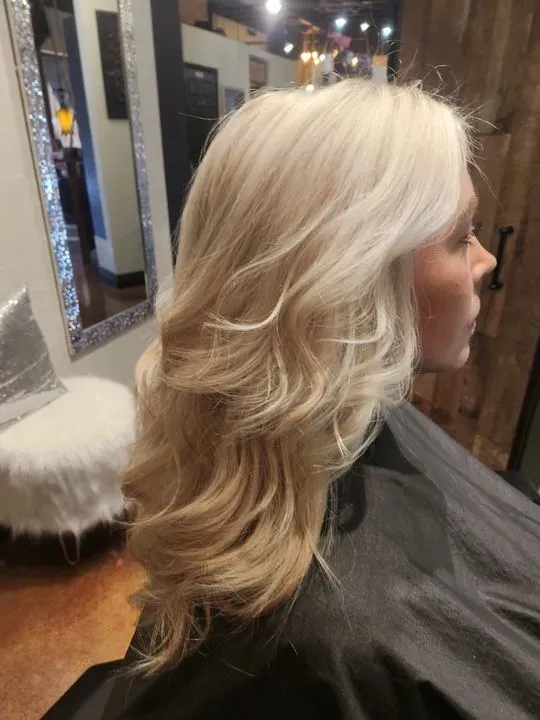 https://cdn.salonspotlight.com/photos/XuiGav8yNgkrSOeODt8M/ea7e34a9-240b-4fd5-b6bb-e1f85961ab00_720x720