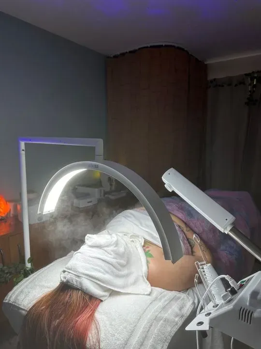 https://cdn.salonspotlight.com/photos/XvpuTAFh1woyPwdwSMx4/0953f43e-97f5-4251-b22f-164050868c3f_720x720