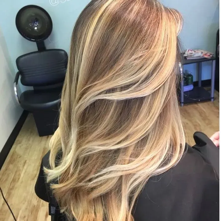 https://cdn.salonspotlight.com/photos/Xw1V6wCrH7jYsLVUNQz3/c39a7e9b-77ed-48de-888a-9eeed381db5b_720x720