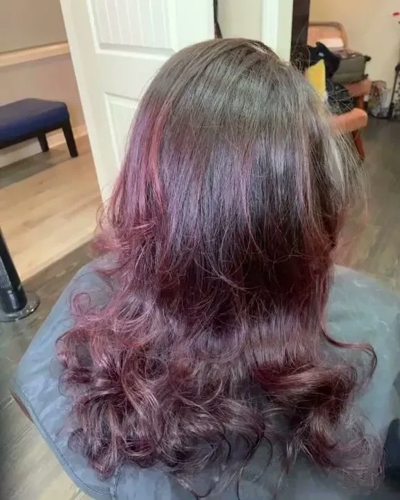 https://cdn.salonspotlight.com/photos/Xw1V6wCrH7jYsLVUNQz3/c88616fa-e683-4ec1-8573-87bc7404a4e4_720x720