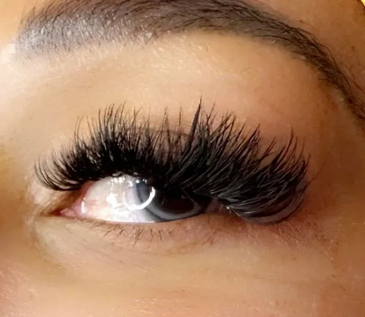 https://cdn.salonspotlight.com/photos/XxvDvEoCMPfPHKxk91r5/21f351fa-cde0-426d-9cb4-7e23cbc20ccb_720x720
