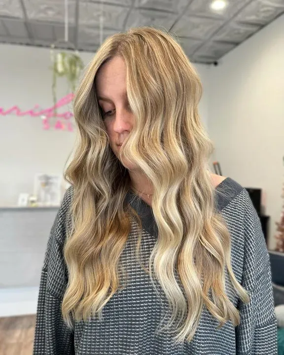 https://cdn.salonspotlight.com/photos/XyAlhocmi6mAUwH94Oj3/dd7e7ac7-dd8e-44df-9e6f-81e8a0201116_720x720