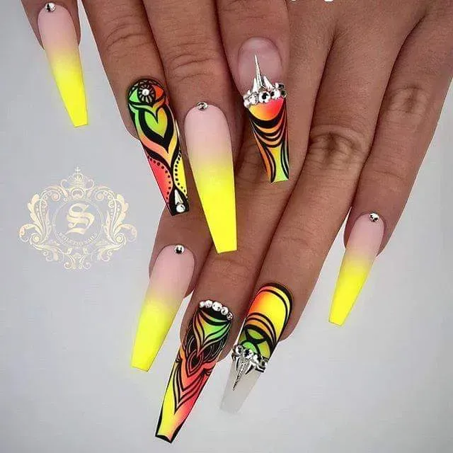 https://cdn.salonspotlight.com/photos/Xyli57rdrsDXD1CSA7Wo/eca6bb09-9c0c-4e60-84ea-f7d53c43172d_720x720