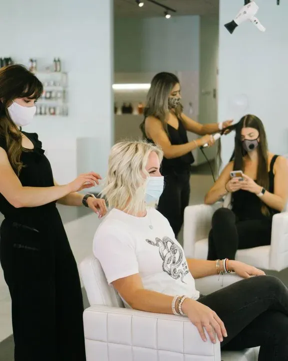 https://cdn.salonspotlight.com/photos/Y3aAHrBp5DsxJAjnP7w1/0a4119b6-66a9-44e6-8ecf-490b97027f33_720x720