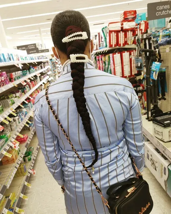https://cdn.salonspotlight.com/photos/Y8j3td4FJzN894jBd1Hm/7cc5b944-e1e6-484f-b3ee-6678c2b2b0bc_720x720
