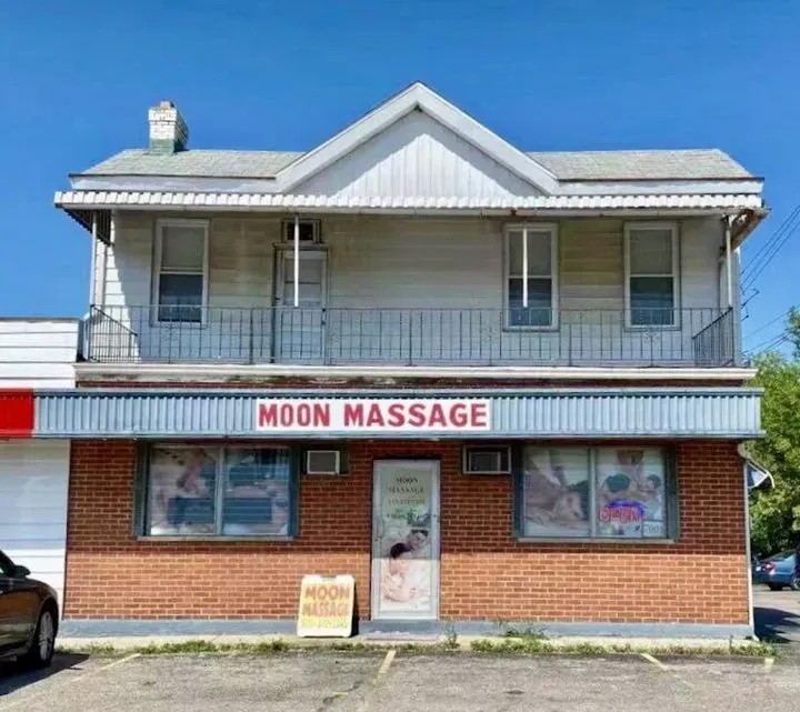 https://cdn.salonspotlight.com/photos/Y8x0y4litV1LOwNekeCE/247477f9-7c61-4815-b3f4-f52e55e07bf7_720x720