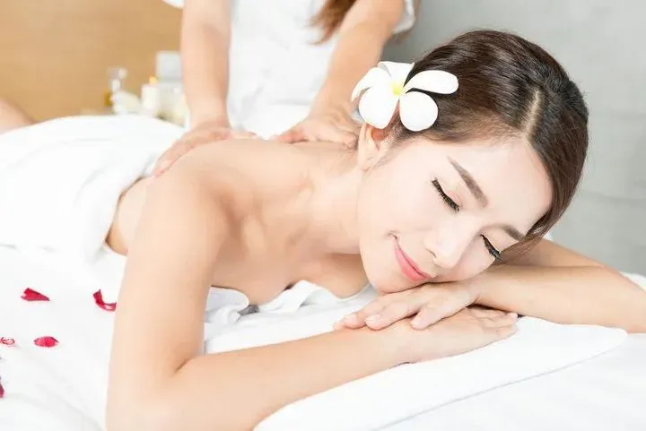 https://cdn.salonspotlight.com/photos/Y8x0y4litV1LOwNekeCE/73ced398-f0dc-433b-9c9f-57d3df39d59e_720x720