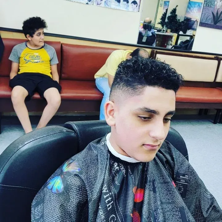 https://cdn.salonspotlight.com/photos/Y9rJS1HWfKjrYO7Ihxkn/673f4dfb-efdd-4a9b-8b54-5e7a97996f4f_720x720