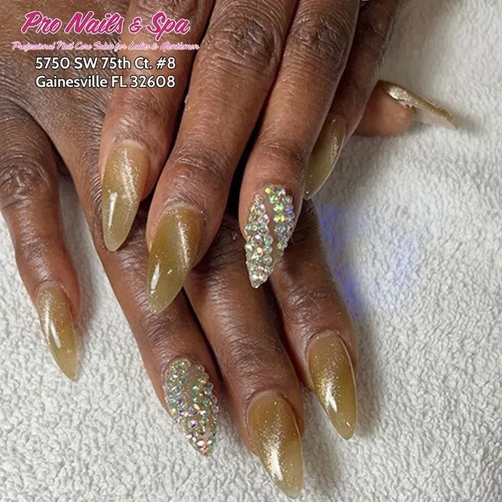 https://cdn.salonspotlight.com/photos/YB5yEFZA8Kh5q1fW7bHh/7972119b-a9b8-4b0a-be89-c6036edb75c7_720x720