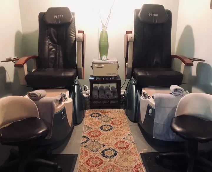 https://cdn.salonspotlight.com/photos/YBM3BlnZd4uYBXiNl7sv/f5fe9f23-ef9e-40ac-8af1-36154e3ae87a_720x720