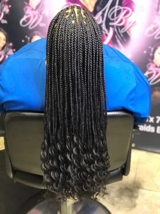 https://cdn.salonspotlight.com/photos/YBiKJB9jO70F5GlNkBhS/38b000bf-6126-4cfa-b5c0-92a66e32155a_720x720