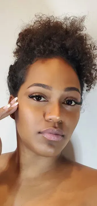 https://cdn.salonspotlight.com/photos/YC3JyEnli8c9gR6loHeg/47d0373c-a0b1-4c1e-b950-39224726a958_720x720
