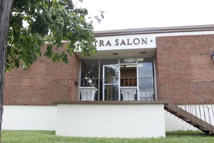 https://cdn.salonspotlight.com/photos/YDIaRIEPMK0OU4L65ohW/08655fe9-48ff-4e00-b6f7-ec2e63f01f57_720x720