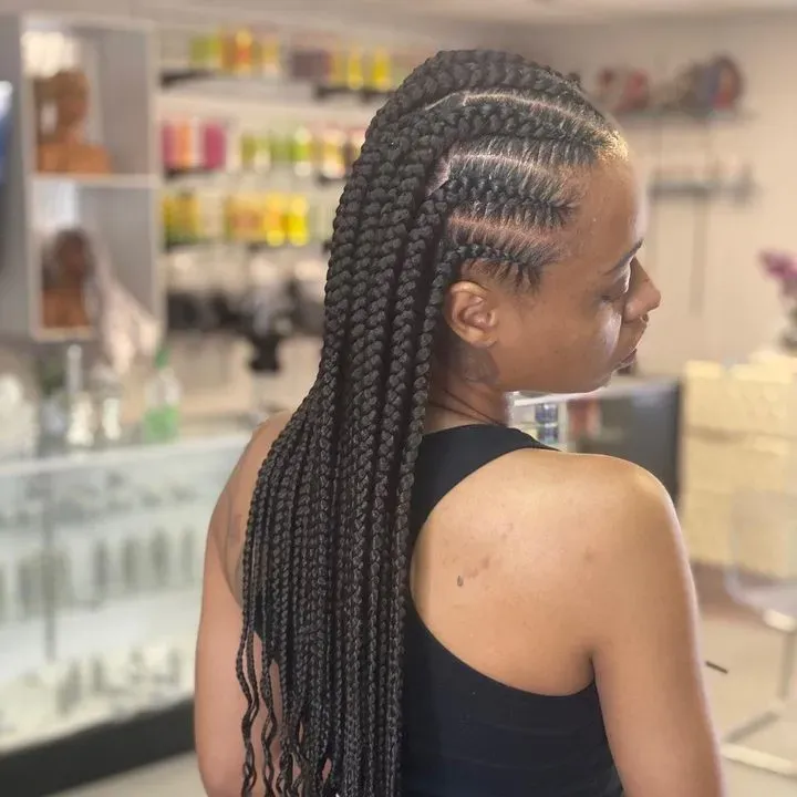 https://cdn.salonspotlight.com/photos/YDZV5TYPPcpryuxIkvuq/18c06e90-7614-4ad0-baf0-b0af88f2b691_720x720