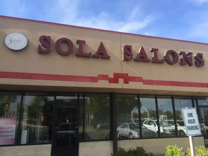https://cdn.salonspotlight.com/photos/YEY0fQV560YcYFtcRRTj/173d5cee-6e62-4bd7-95d0-c9181fc099c0_720x720