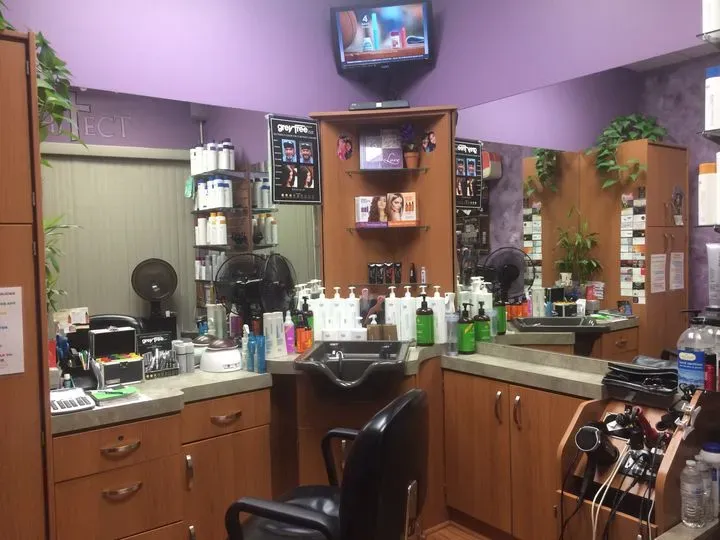 https://cdn.salonspotlight.com/photos/YEY0fQV560YcYFtcRRTj/938f7b64-5ac1-4ae3-94aa-4a263c14f4a3_720x720