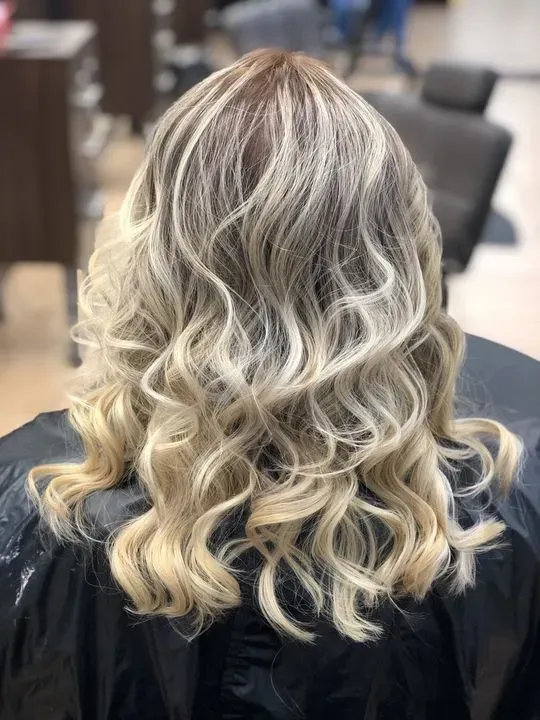 https://cdn.salonspotlight.com/photos/YEt1grw3gqNaUEnwssZ4/be0244d0-be07-4703-9f84-6020f8aa56d7_720x720