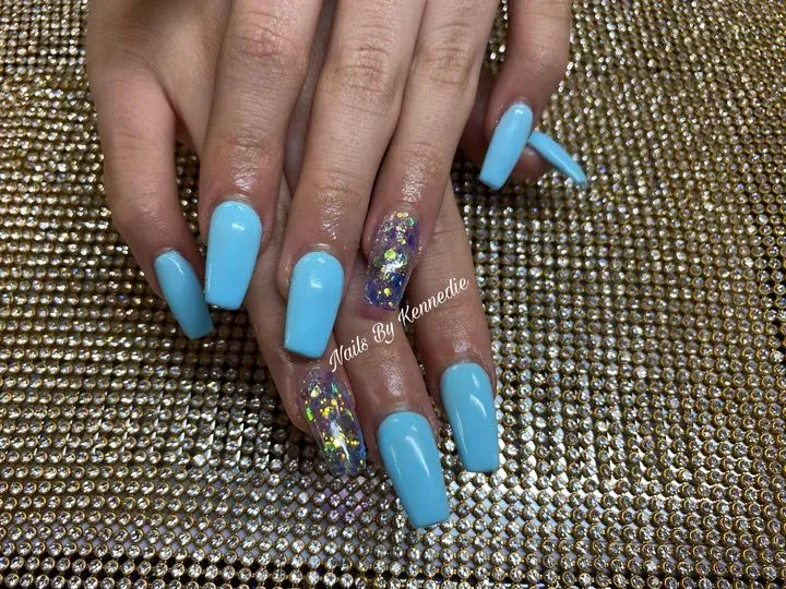 https://cdn.salonspotlight.com/photos/YFeJ5J6vwEZGiBc5Uumo/62066e8c-c457-4ee8-bd93-d6667a569efd_720x720