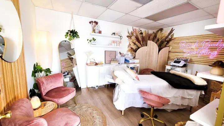 https://cdn.salonspotlight.com/photos/YG7pQlJ5go466dSbCGr9/611b734d-2a06-489b-b534-494728e99f74_720x720