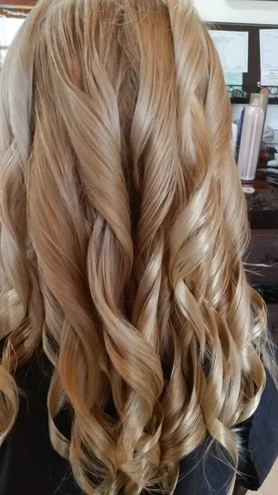 https://cdn.salonspotlight.com/photos/YH7yQpsDDUwQrClI3HPj/add1f3d1-6473-423d-b1e2-1be6f9fa1c63_720x720