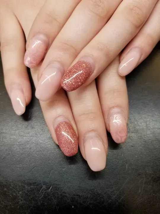 https://cdn.salonspotlight.com/photos/YJDhvutPpjDR5qfseQxB/0e9d533a-48c3-42f2-b3da-f947fc009421_720x720