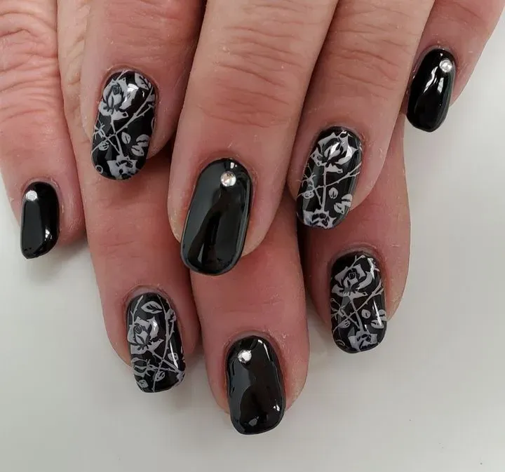https://cdn.salonspotlight.com/photos/YJDhvutPpjDR5qfseQxB/80f4d40d-a748-4f9a-afa9-35ad139d36d7_720x720