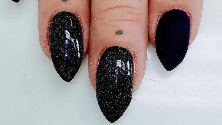 https://cdn.salonspotlight.com/photos/YJDhvutPpjDR5qfseQxB/be90ae6f-7b4d-43be-914f-5875d16e083a_720x720