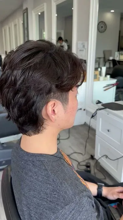 https://cdn.salonspotlight.com/photos/YNHRSVlTq7d95PDaaIGv/b67dce88-fba1-459d-8174-bbb0e00ade56_720x720