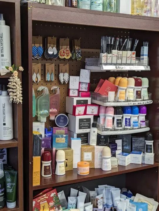 https://cdn.salonspotlight.com/photos/YNXdWY9CffttZlv22spM/5e131168-78c9-4dcb-94c4-e328a90caf55_720x720
