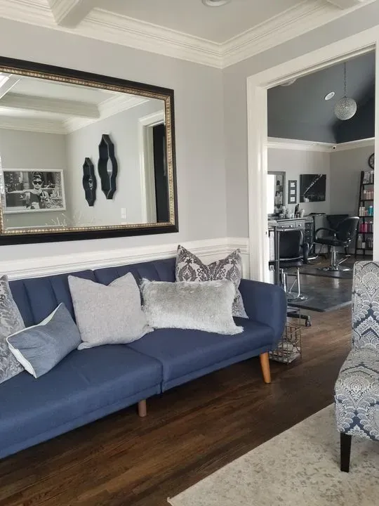 https://cdn.salonspotlight.com/photos/YNzIhTDJKNEPC2JhoTZN/3c7e7f6d-bf89-4696-a68c-12849d1535c9_720x720